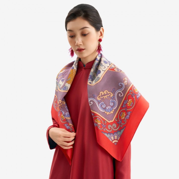 Khăn lụa vuông Phượng ảnh lưu vân đỏ son 90x90 cm